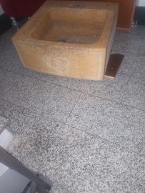 lavandino in marmo scavato