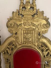 Trono barocco in stile imperiale dorato e velluto