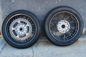 BMW hp2 enduro cerchi motard