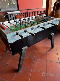 Calcio balilla da riparare