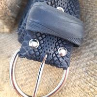 Cintura vegan in copertone da bici riciclato