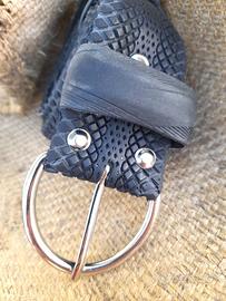 Cintura vegan in copertone da bici riciclato