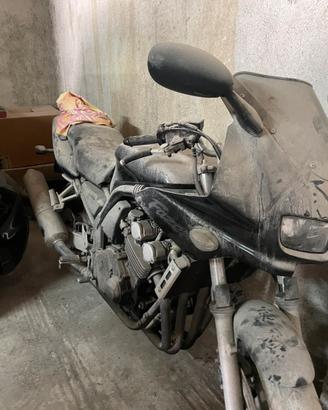 Yamaha fazer 600 per pezzi di ricambio