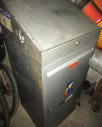 Armadietto in lamiera