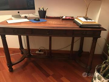 Scrivania Primi ‘800 con sedia antica in omaggio