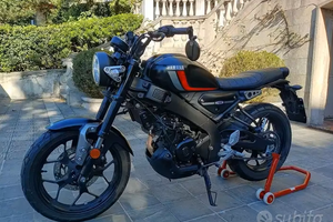 YAMAHA XSR 125 TOTAL BLACK