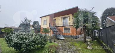 Villa singola Robecchetto con Induno