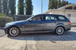 BMW  320d Touring