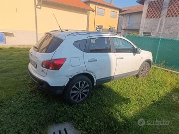 Nissan Qashqai 2010 – 190.000 km – Da riparare