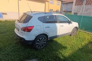 Nissan Qashqai 2010 – 190.000 km – Da riparare