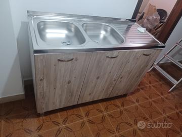 Mobile con lavello