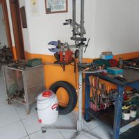 Supporto bici con centratore ruota professionali