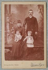 Famiglia Nobile In Posa Fotografia Molto Antica