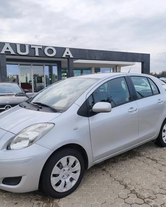 TOYOTA Yaris 1.0 5p. Sol