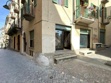 NEGOZIO A IVREA