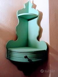 Angoliera verde acqua con cassetto