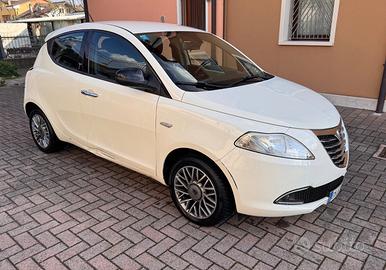 Lancia Ypsilon 1.2 69 CV Ok Neopatentati