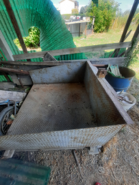 Rimorchiella agricolo in ferro