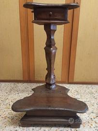 Inginocchiatoio antichissimo in noce