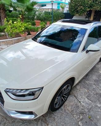Audi A4 allroad ESCLUSIVA_Identity Contrast_Nero