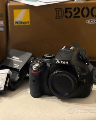 NIKON D5200