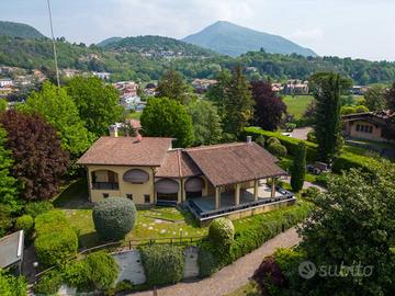 Villa di 395 m² con più di 5 locali e box auto dop