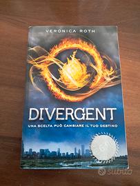 Libro "Divergent" di V. Roth