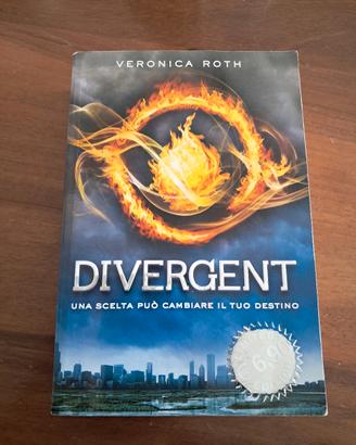Libro "Divergent" di V. Roth
