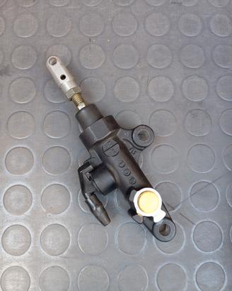 pompa freno posteriore.yamaha r1