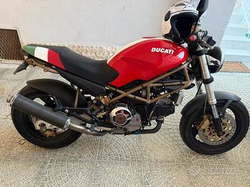 Ducati monster 900