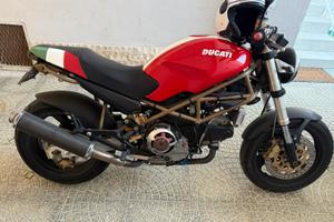 Ducati monster 900
