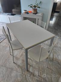 Tavolo cucina 70x110 allungabile con 4 sedie
