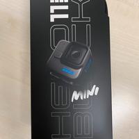 GoPro Hero 11 Mini – NUOVA, sigillata + accessori