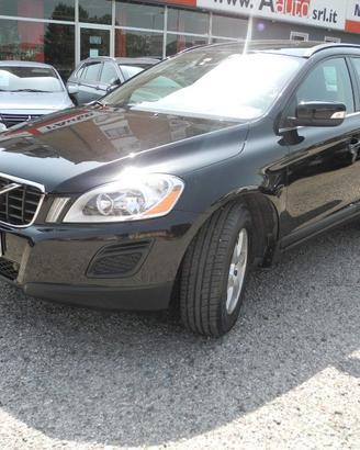 VOLVO XC60 D3 AWD Geartronic Summum autom.-UNICO