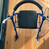 Deambulatore anziani con seduta leggeropieghevole