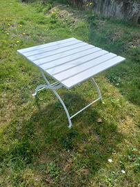 Tavolino bianco da giardino vintage restaurato