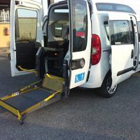 Fiat doblo 1.6 mjt tetto alto con pedana disabile