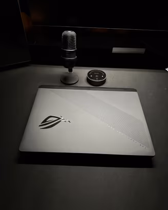 Asus ROG STRIX SCAR 16 (2025) 5070ti 240hz