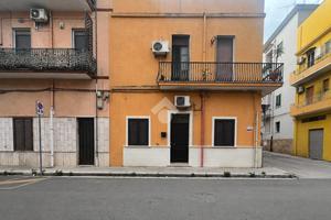 2 LOCALI A BRINDISI
