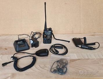 Baofeng UV-5RA VHF/UHF completa di numerosi access