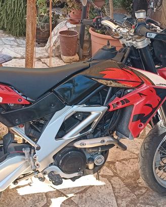 Aprilia sxv 550 super mortard