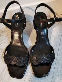 Scarpa elegante in vernice n. 36 vera pelle