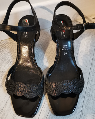 Scarpa elegante in vernice n. 36 vera pelle