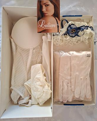 Intimo SPOSA in seta + giarrettiera + guanti 