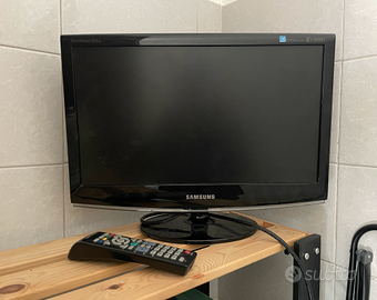TV Samsung SyncMaster 933HD, 18' nera con supporto