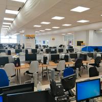 Call center completamente arredato pronto all' uso