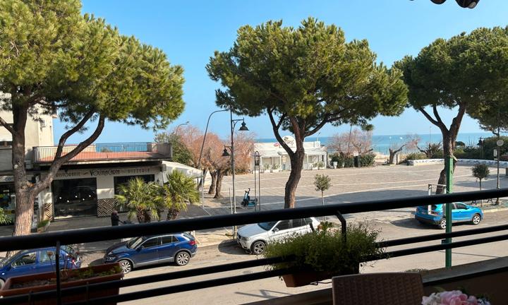 Bilocale fronte mare