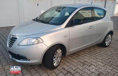 Lancia Ypsilon 1.2 69 CV 5 porte Platinum