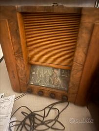 Radio antiche con presa