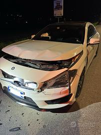 Mercedes cla incidentata